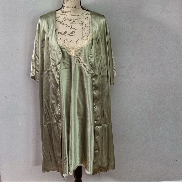 Lane Bryant Other - Lane Bryant Intimates 2 piece set Robe & Chemise